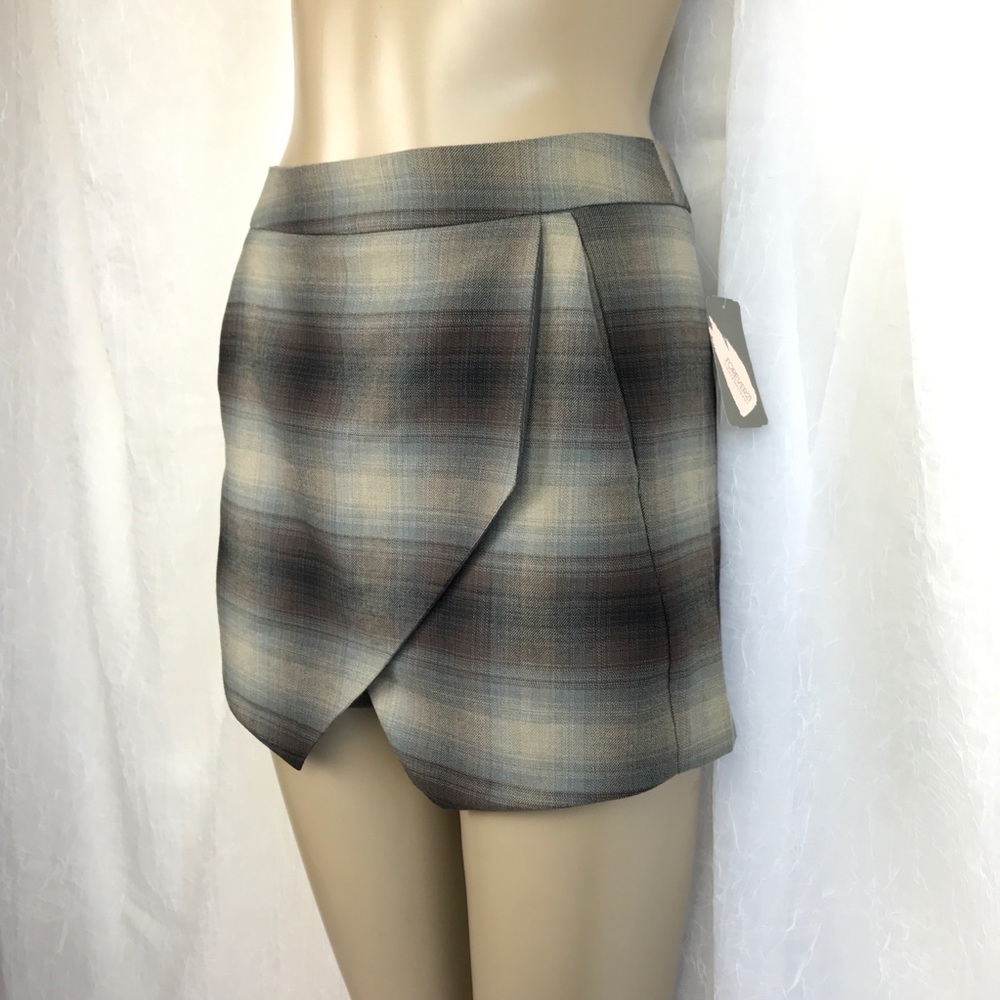 🚫SOLD🚫 NWT Brown Plaid High Waist Skort Skirt - Picture 4 of 8